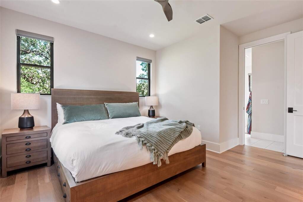 4 Bedroom Single Family Home/House's Image 16