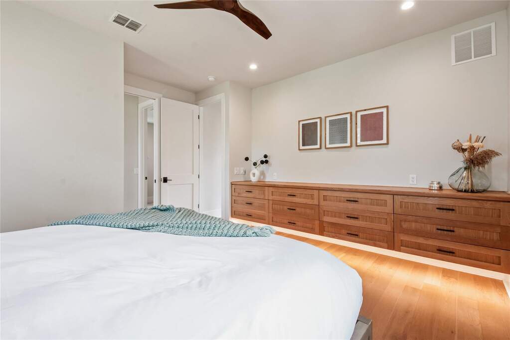 4 Bedroom Single Family Home/House's Image 17
