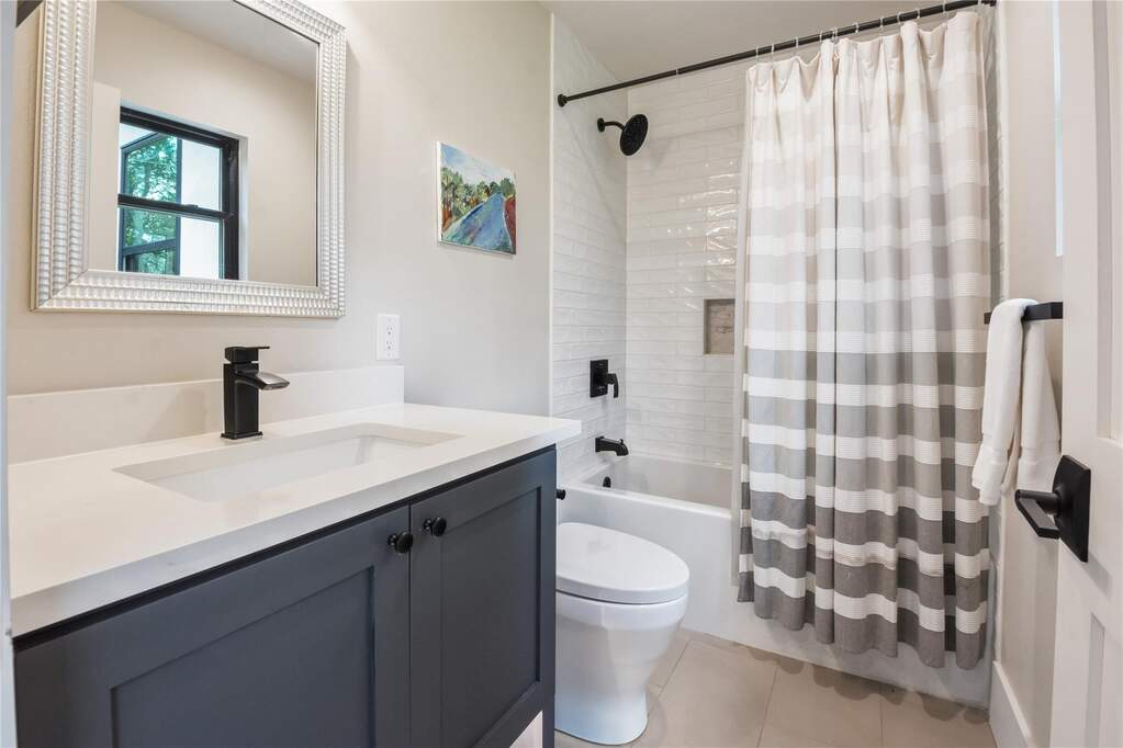 4 Bedroom Single Family Home/House's Image 25