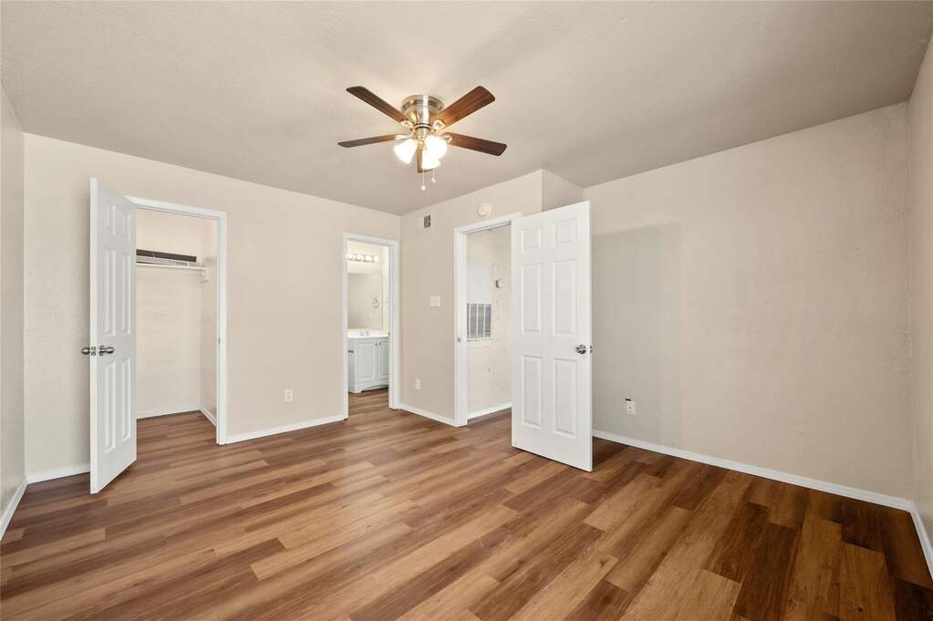 6 Bedroom Multi Unit's Image 12