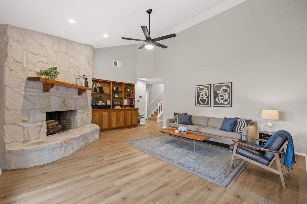 4 Bedroom Single Family Home/House's Image 8
