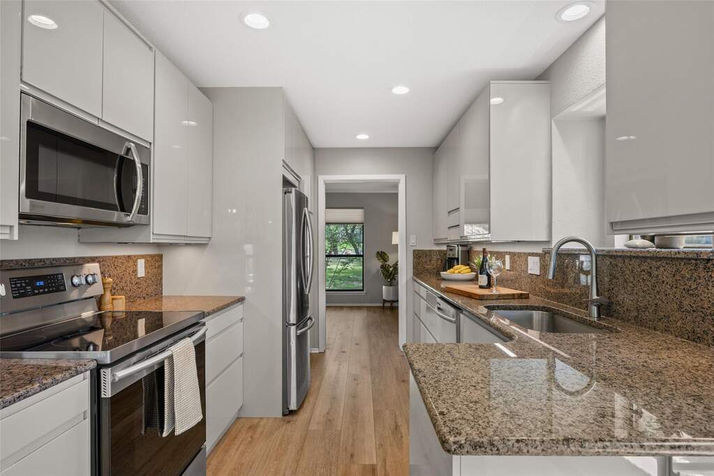 4 Bedroom Single Family Home/House's Image 10