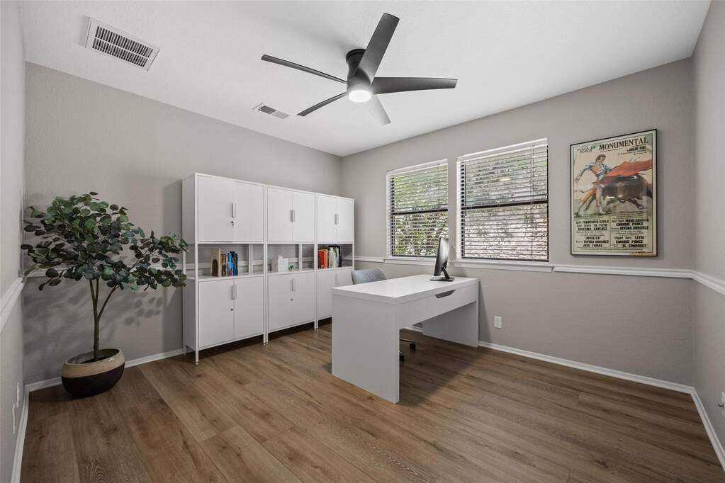 4 Bedroom Single Family Home/House's Image 23