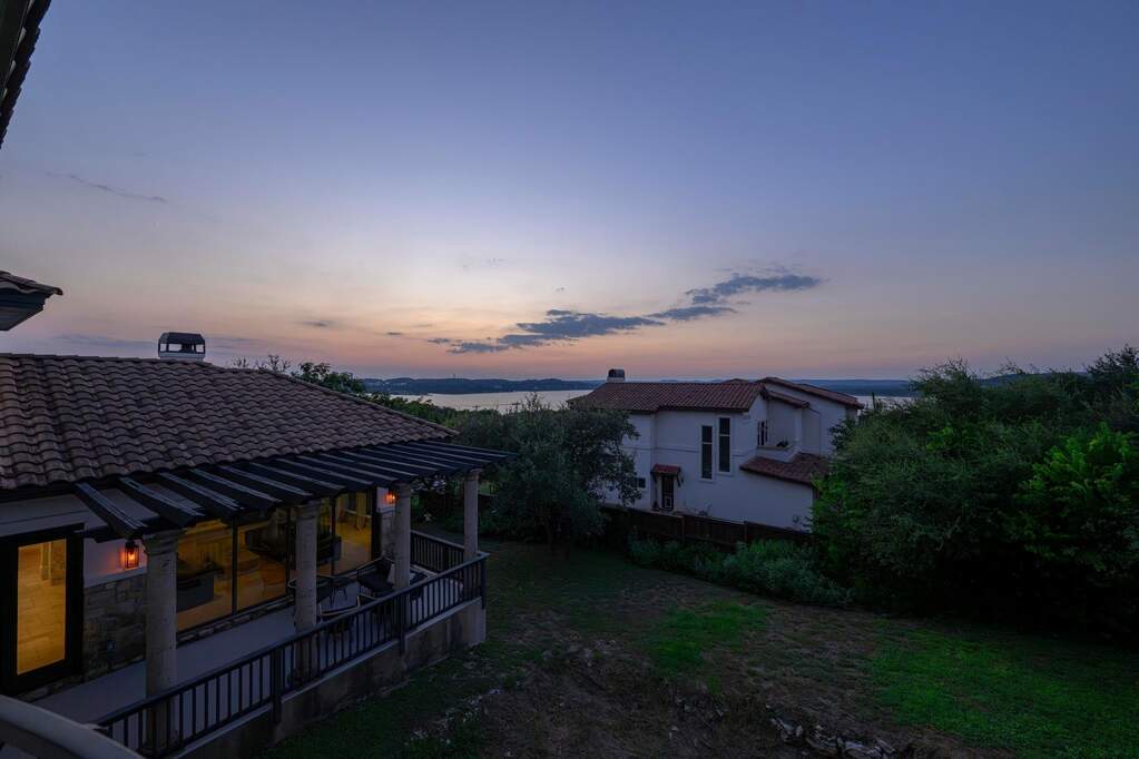 4 Bedroom Single Family Home/House's Image 9