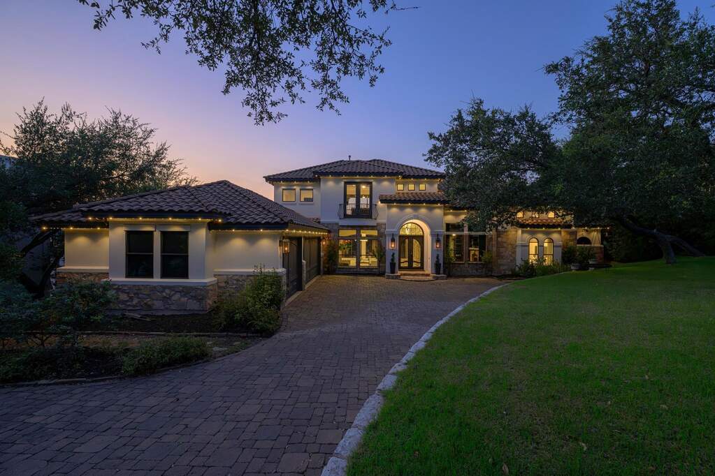4 Bedroom Single Family Home/House's Image 10