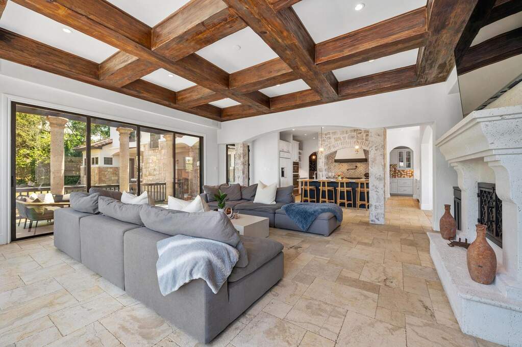 4 Bedroom Single Family Home/House's Image 4