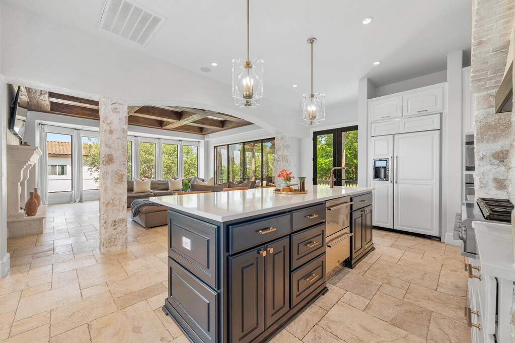 4 Bedroom Single Family Home/House's Image 5