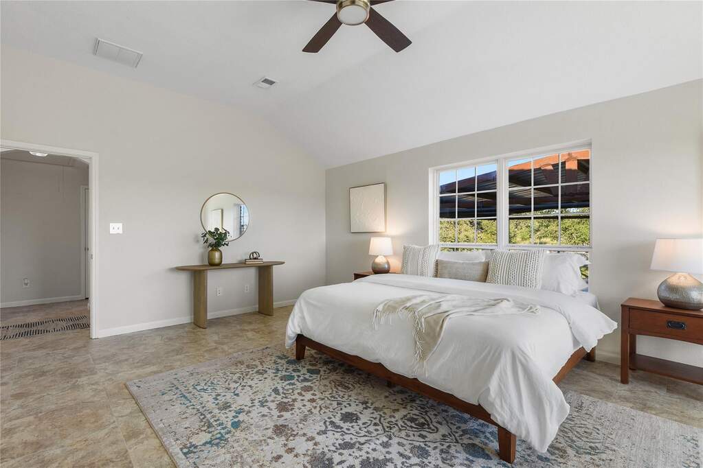 3 Bedroom Single Family Home/House's Image 11
