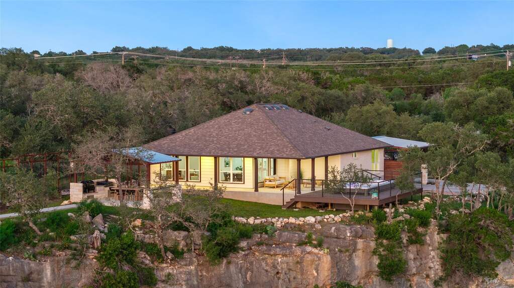 3 Bedroom Single Family Home/House's Image 25