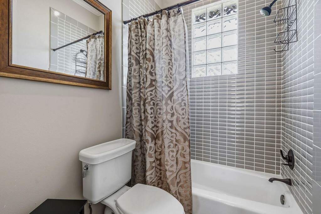 3 Bedroom Single Family Home/House's Image 27