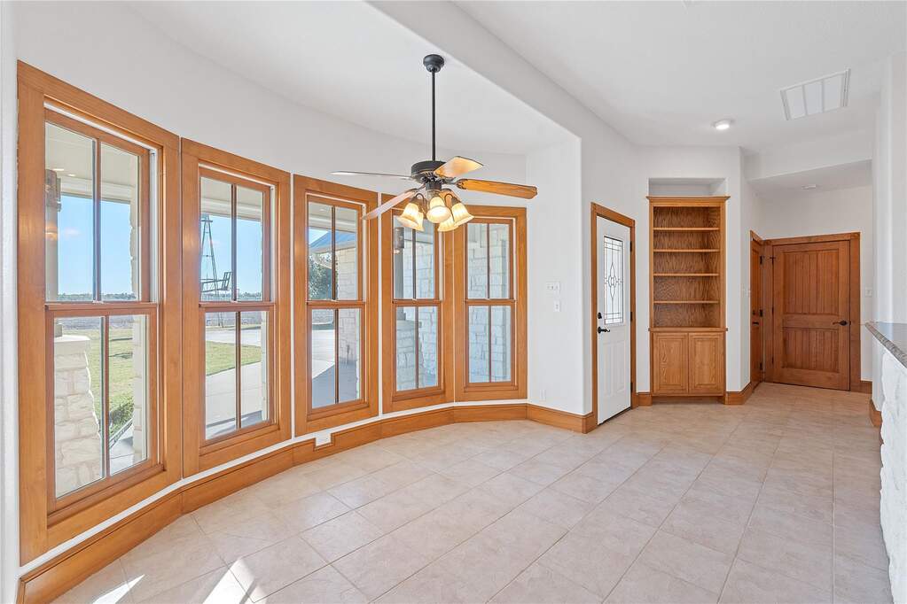 4 Bedroom Single Family Home/House's Image 10