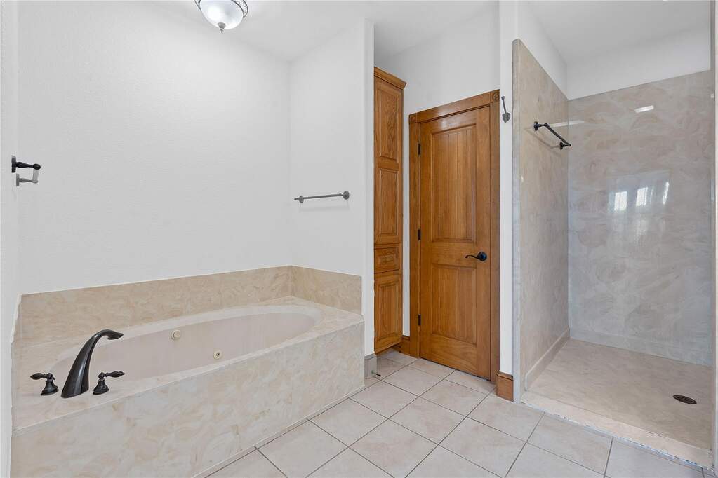 4 Bedroom Single Family Home/House's Image 18