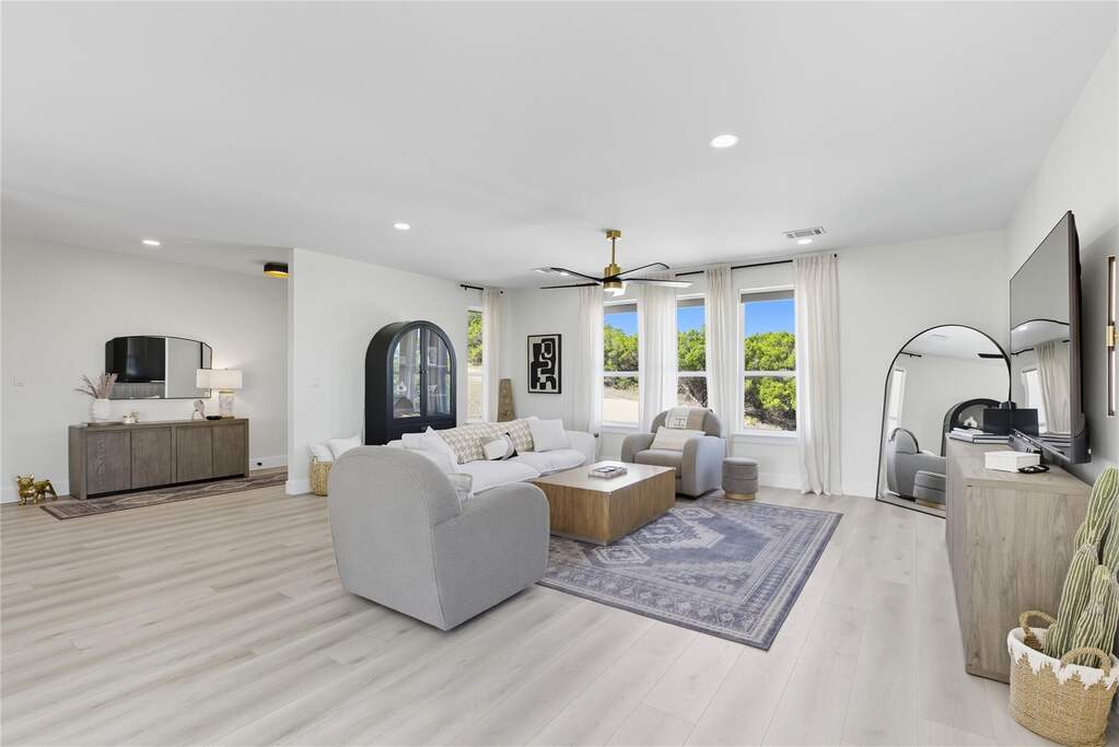 3 Bedroom Single Family Home/House's Image 11