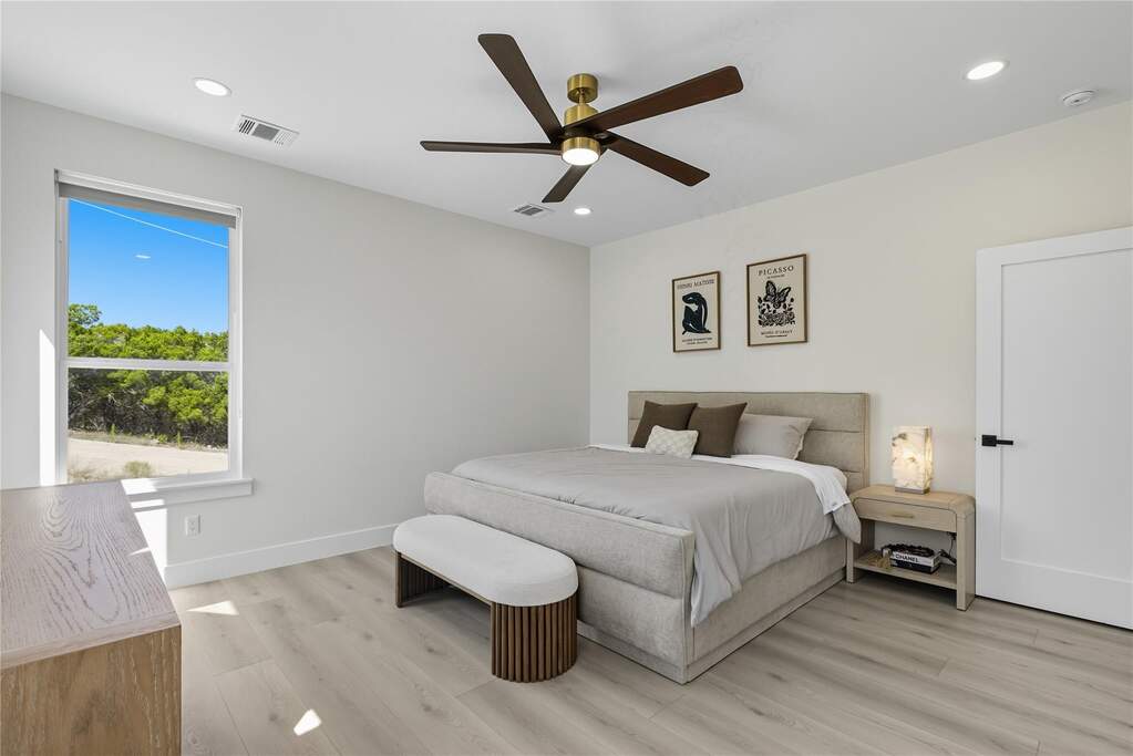 3 Bedroom Single Family Home/House's Image 16