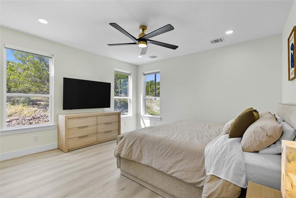 3 Bedroom Single Family Home/House's Image 17