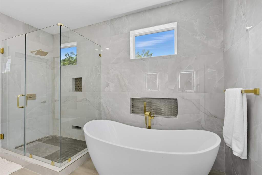 3 Bedroom Single Family Home/House's Image 21