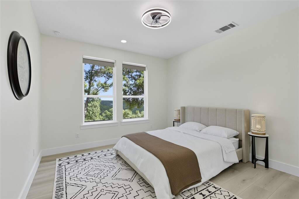 3 Bedroom Single Family Home/House's Image 29