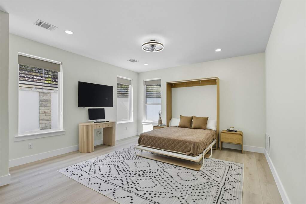 3 Bedroom Single Family Home/House's Image 31