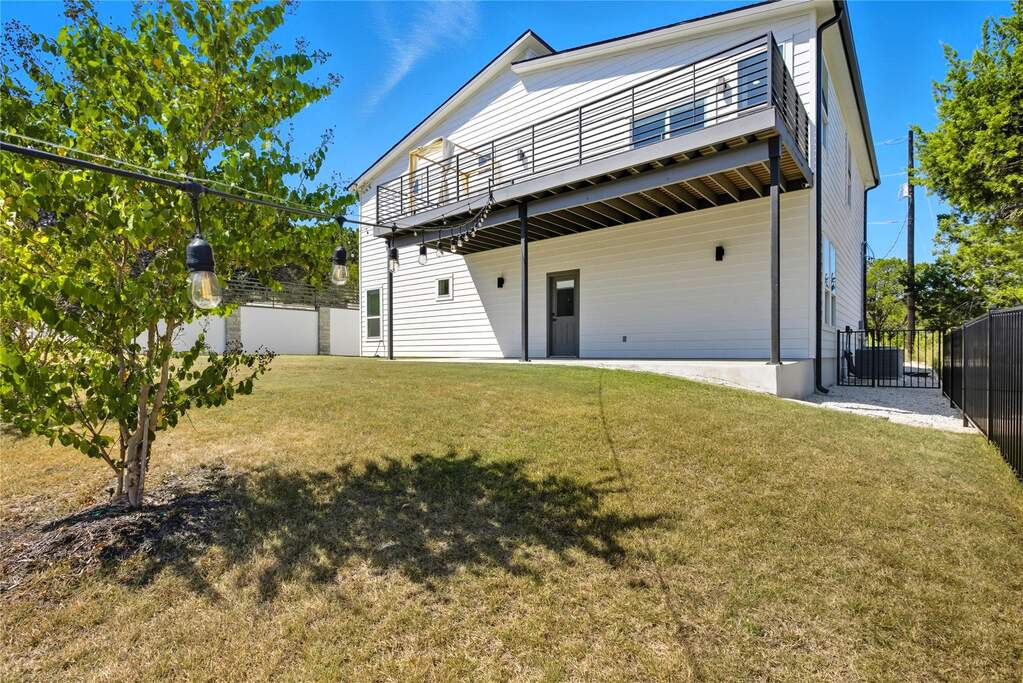 3 Bedroom Single Family Home/House's Image 37