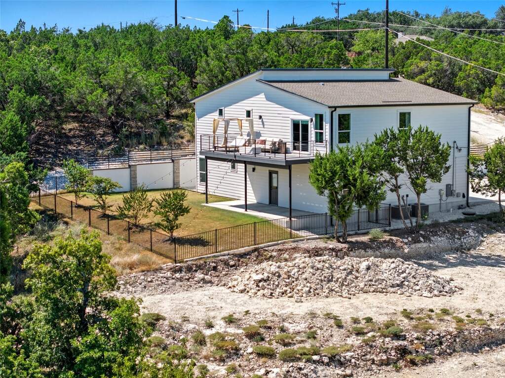 3 Bedroom Single Family Home/House's Image 3