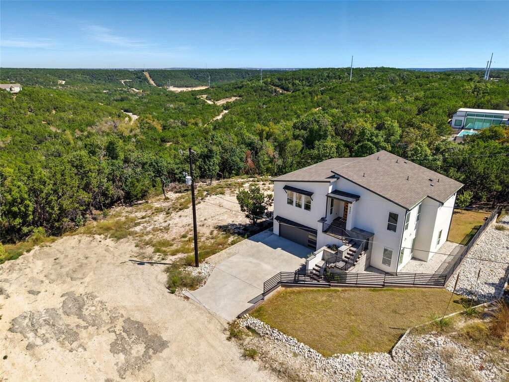 3 Bedroom Single Family Home/House's Image 4