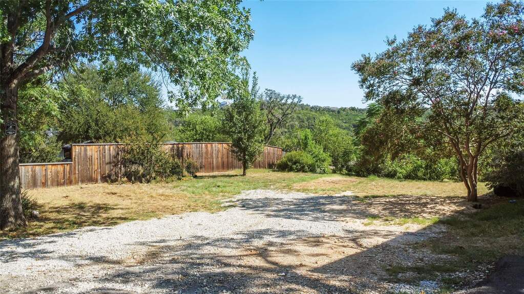 Land/Vacant Land's Image 9