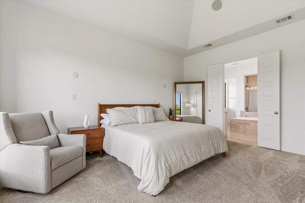 4 Bedroom Single Family Home/House's Image 13