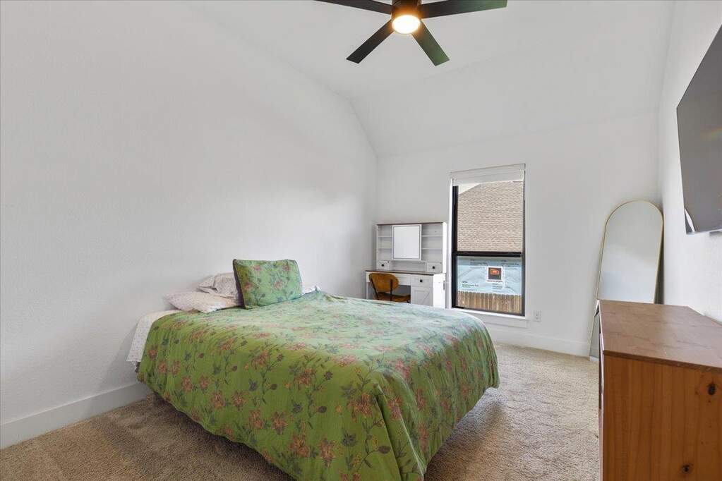 4 Bedroom Single Family Home/House's Image 16
