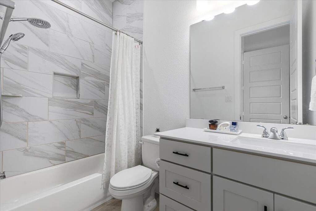 4 Bedroom Single Family Home/House's Image 17
