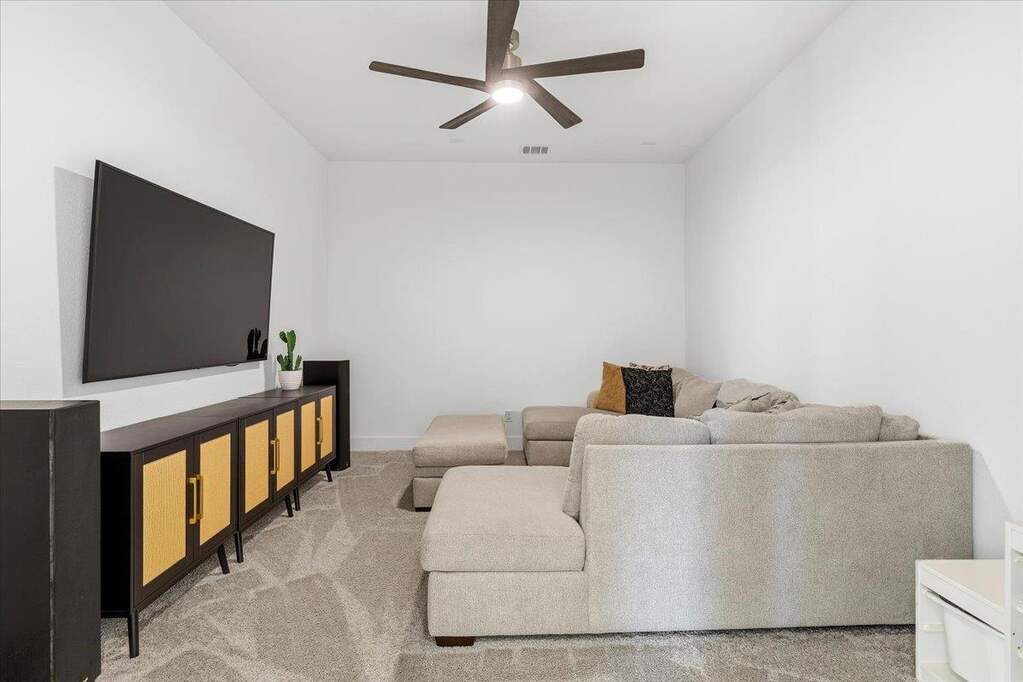 4 Bedroom Single Family Home/House's Image 21