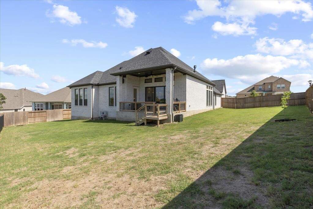 4 Bedroom Single Family Home/House's Image 25