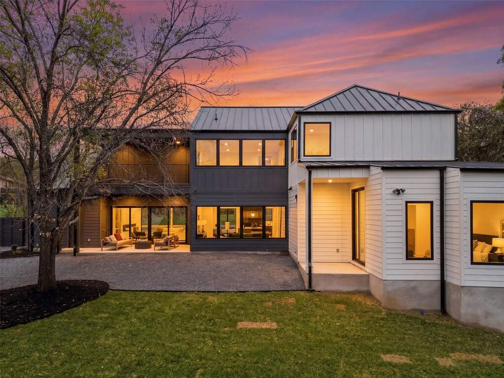 5 Bedroom Single Family Home/House's Image 20