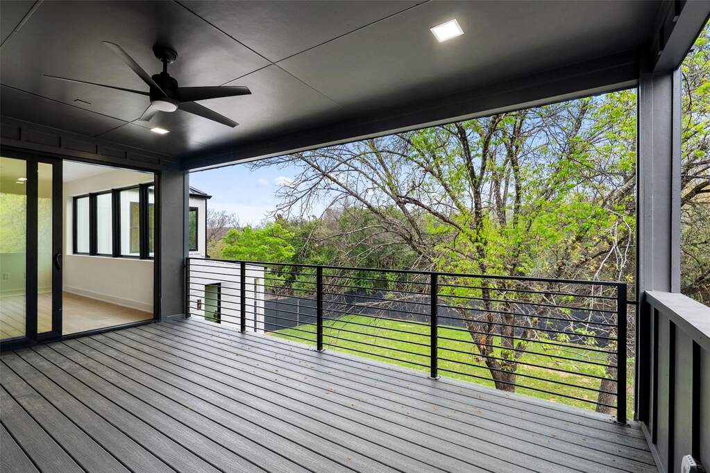 5 Bedroom Single Family Home/House's Image 29