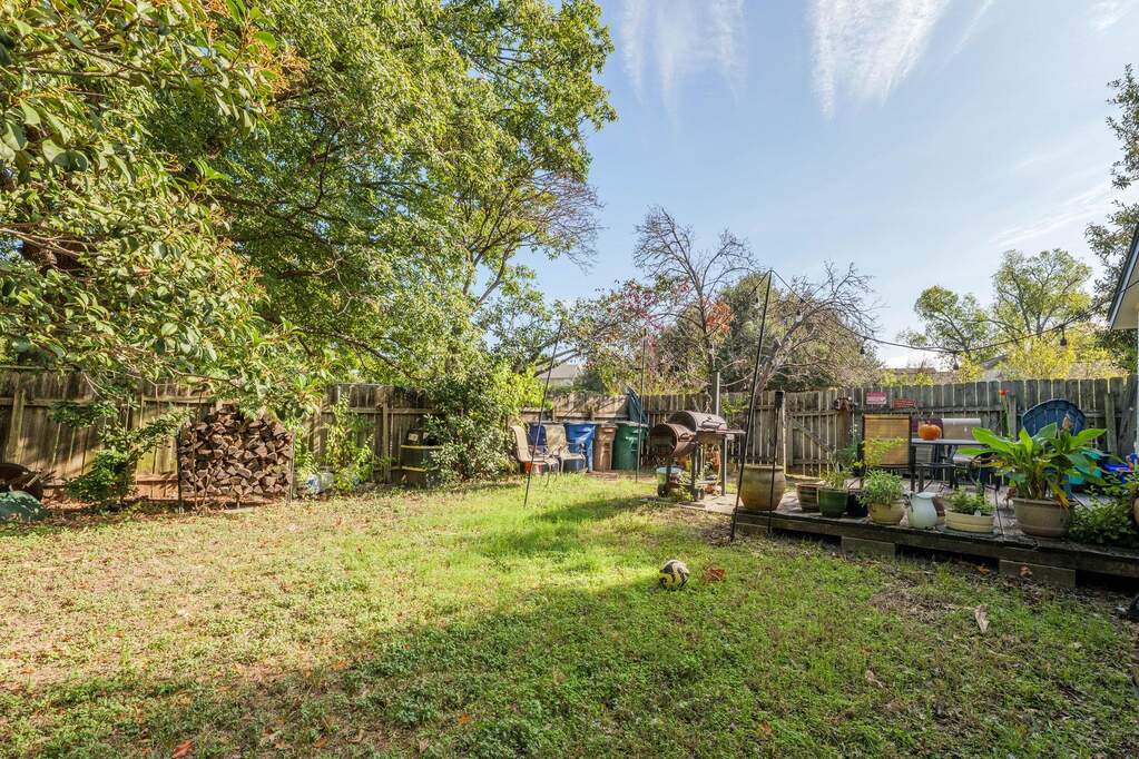 5 Bedroom Multi Unit's Image 8