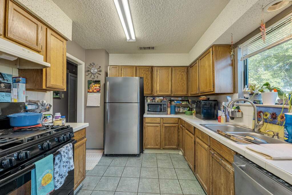 5 Bedroom Multi Unit's Image 4