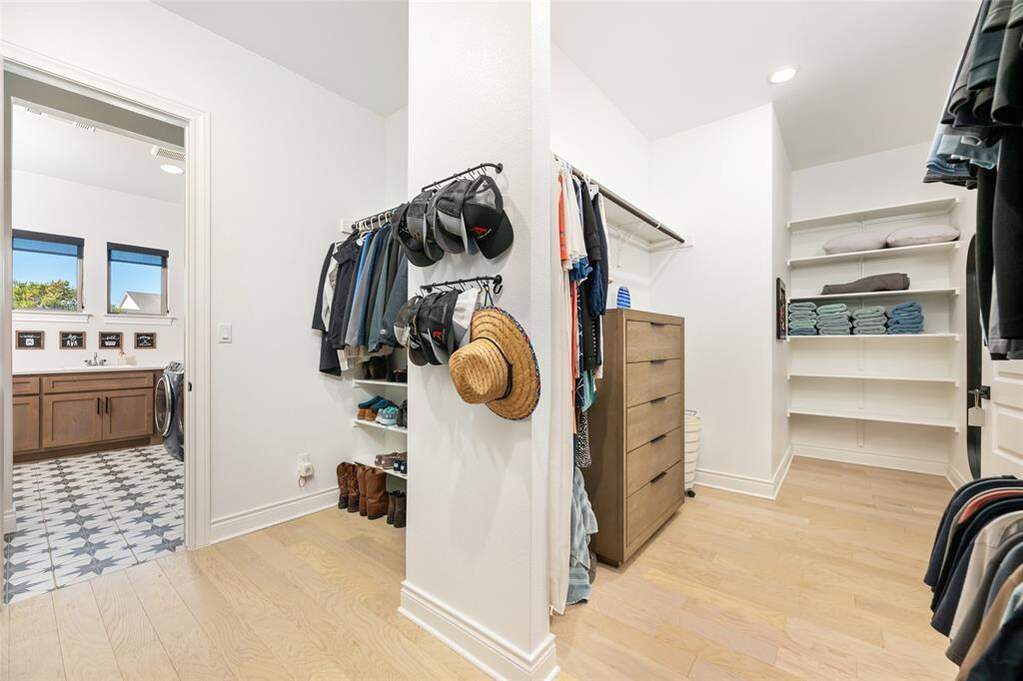 5 Bedroom Single Family Home/House's Image 17