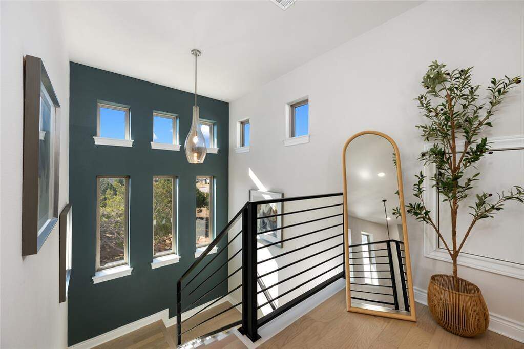 5 Bedroom Single Family Home/House's Image 26