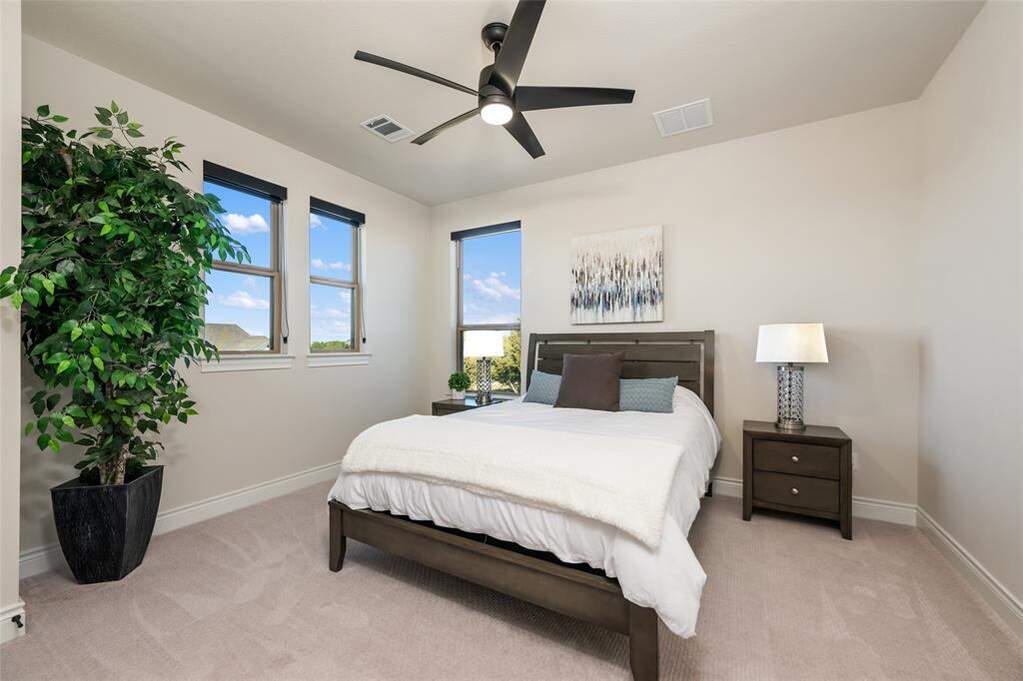 5 Bedroom Single Family Home/House's Image 29
