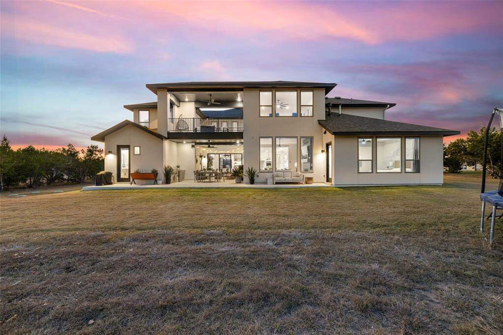 5 Bedroom Single Family Home/House's Image 35
