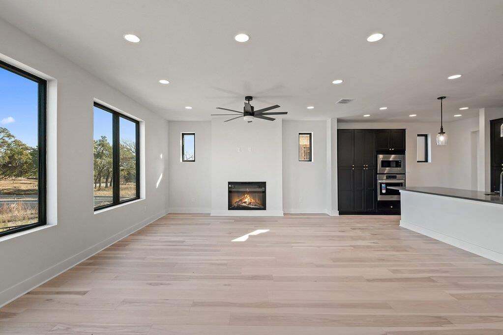 4 Bedroom Single Family Home/House's Image 7