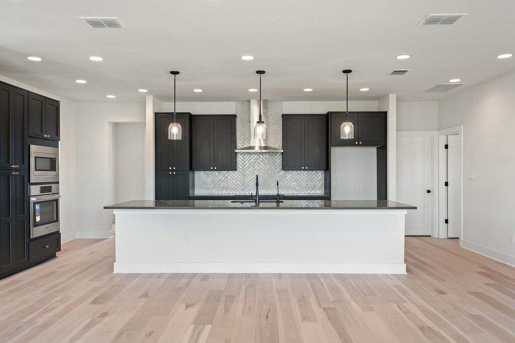 4 Bedroom Single Family Home/House's Image 6