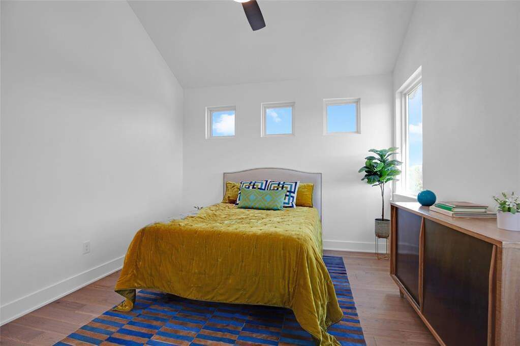 3 Bedroom Single Family Home/House's Image 12