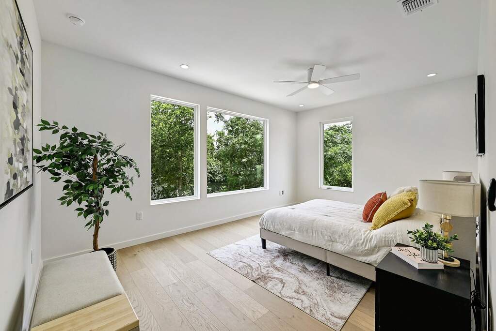 4 Bedroom Single Family Home/House's Image 12