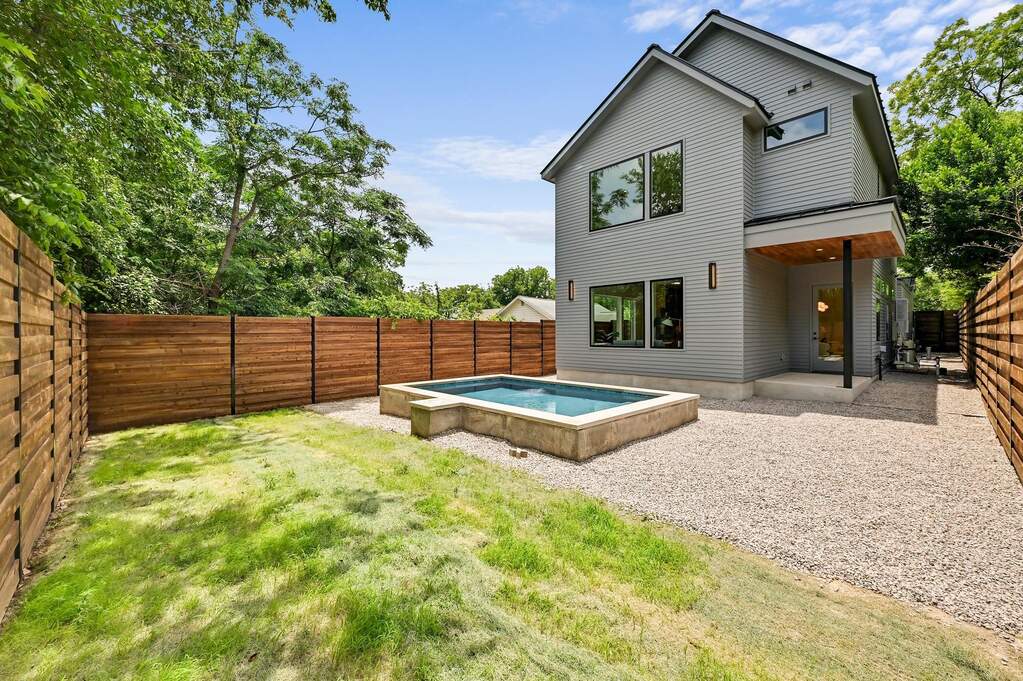 4 Bedroom Single Family Home/House's Image 20