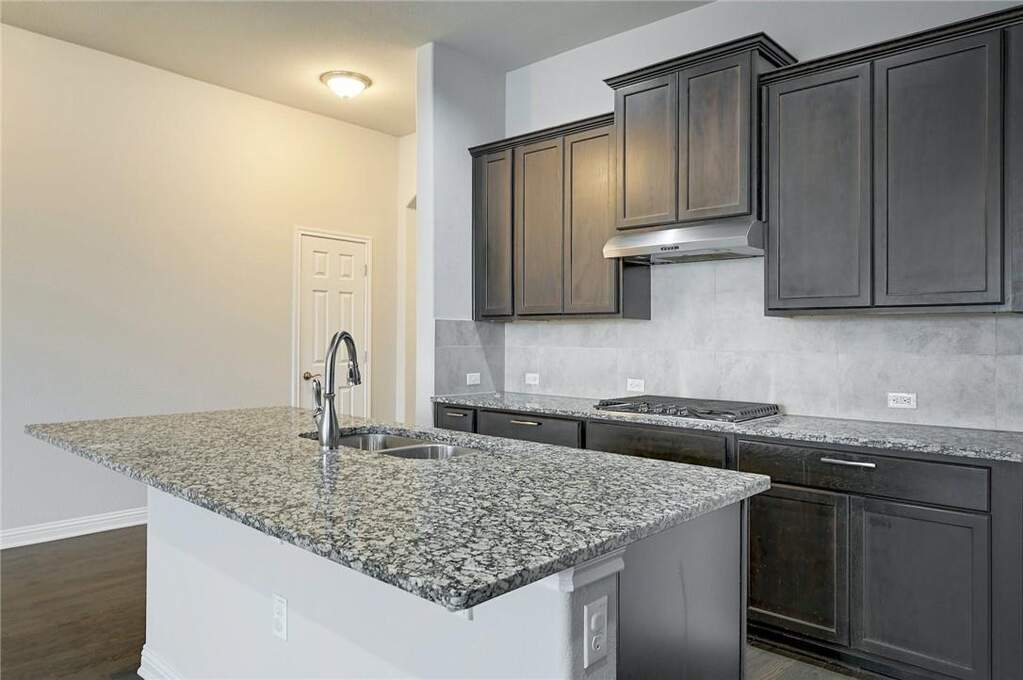 3 Bedroom Single Family Home/House's Image 11