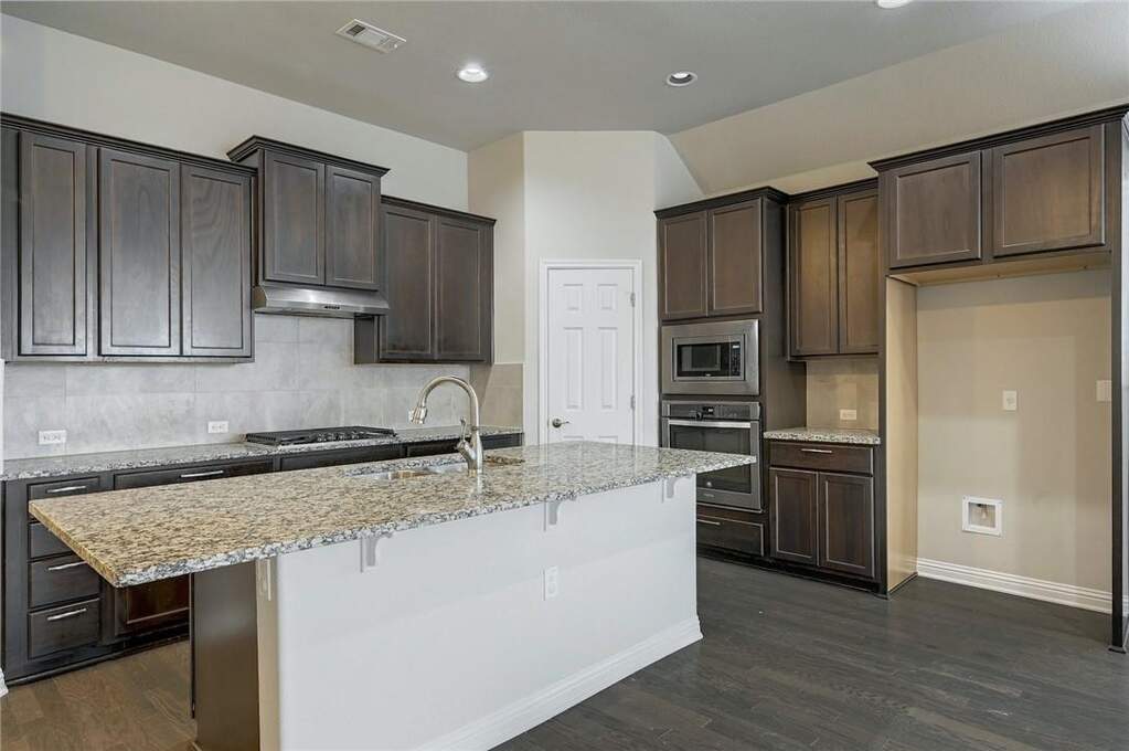 3 Bedroom Single Family Home/House's Image 13