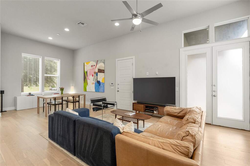 3 Bedroom Single Family Home/House's Image 8