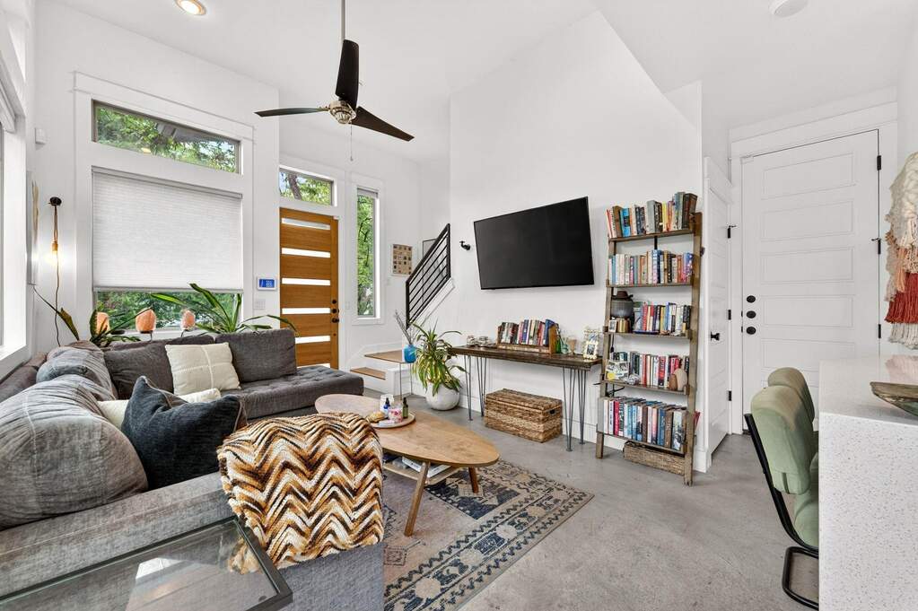 2 Bedroom Single Family Home/House's Image 9