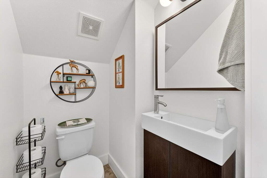 2 Bedroom Single Family Home/House's Image 16