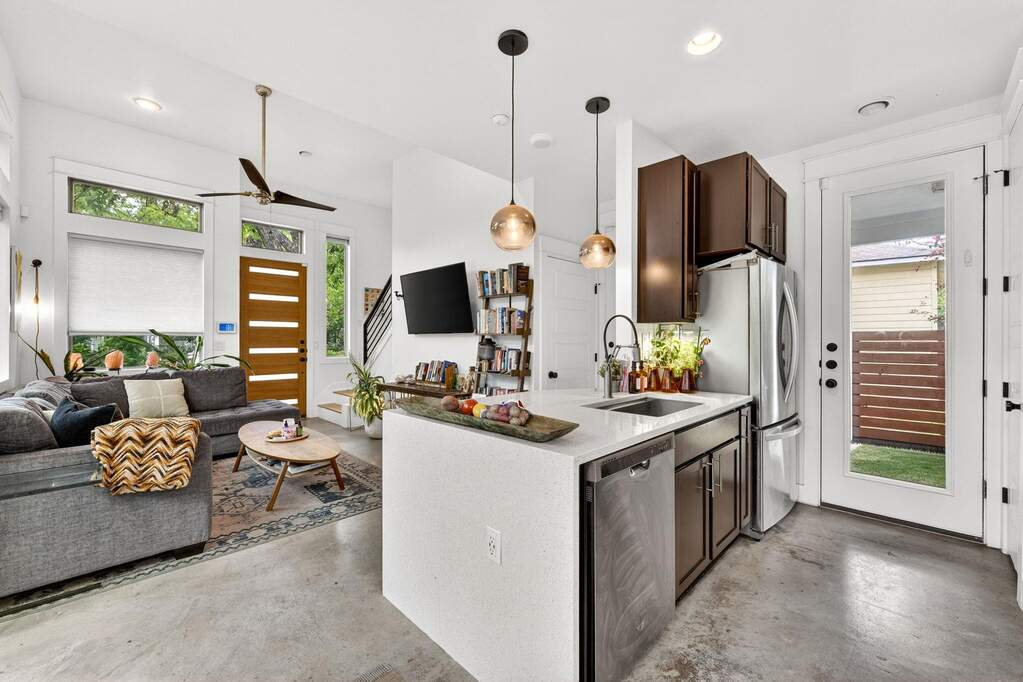 2 Bedroom Single Family Home/House's Image 18